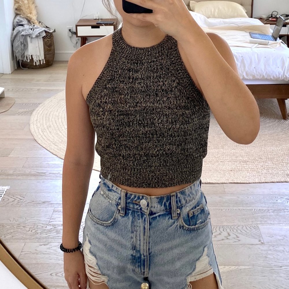 Sleeveless knit halter crop top